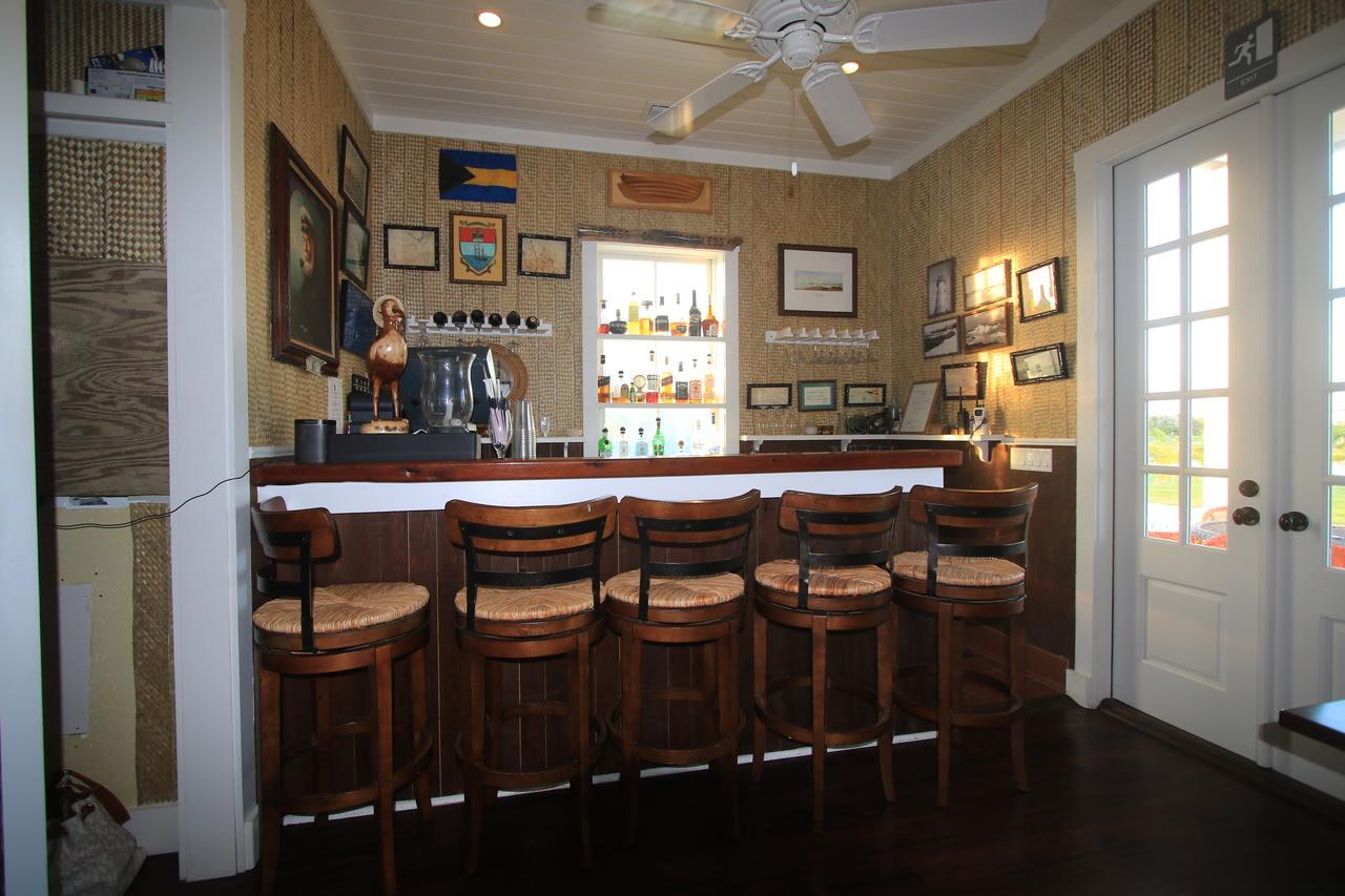 The Sandpiper Inn Crossing Rocks Exterior photo