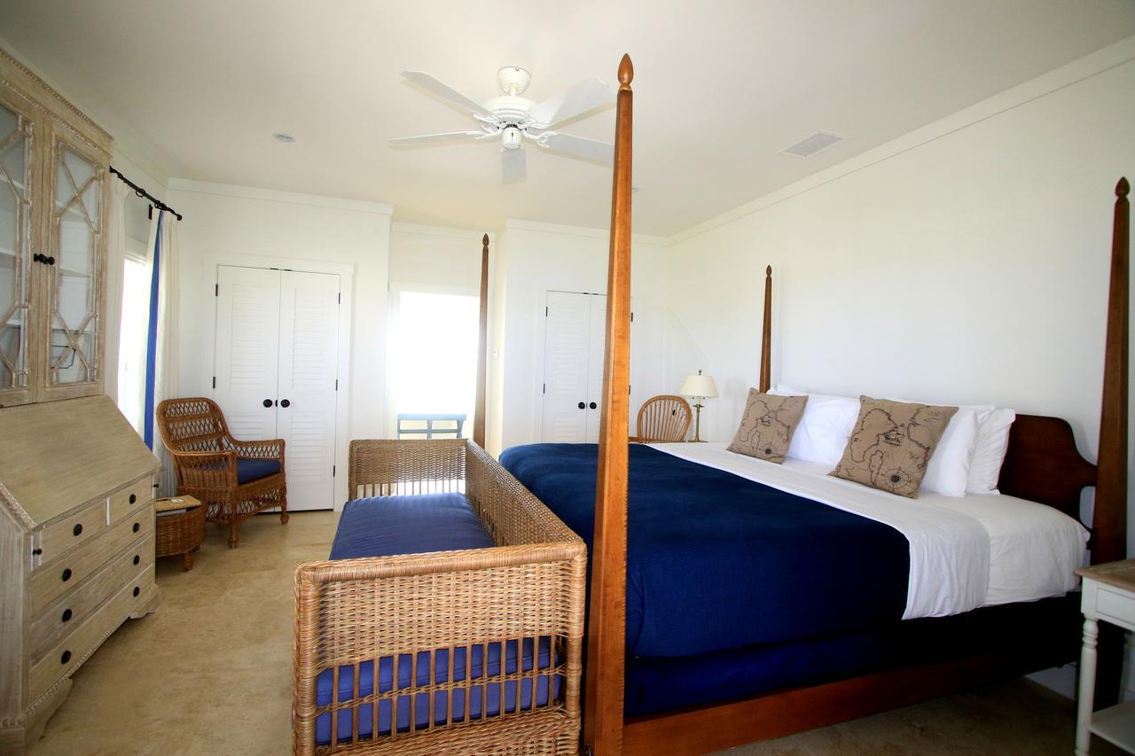 The Sandpiper Inn Crossing Rocks Exterior photo