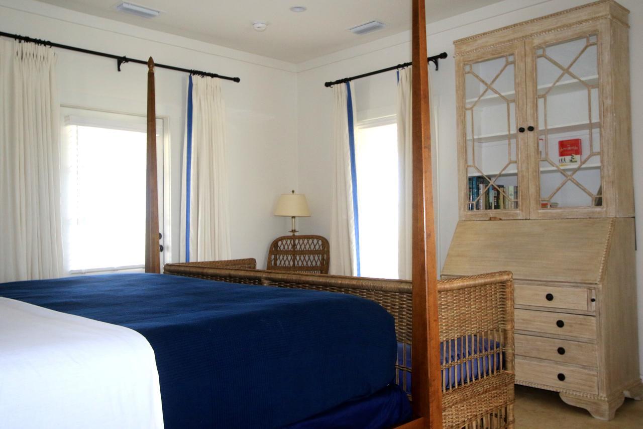 The Sandpiper Inn Crossing Rocks Exterior photo