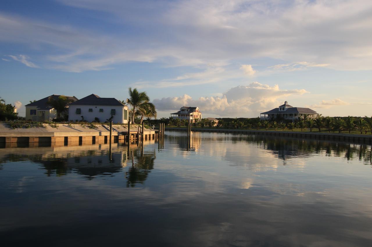 The Sandpiper Inn Crossing Rocks Exterior photo
